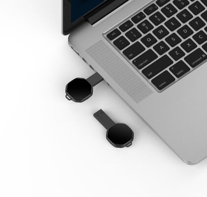 LED light usb memory capable of minus 50 to plus 80 degrees Celsius operation ideal for extreme temperature data handling
