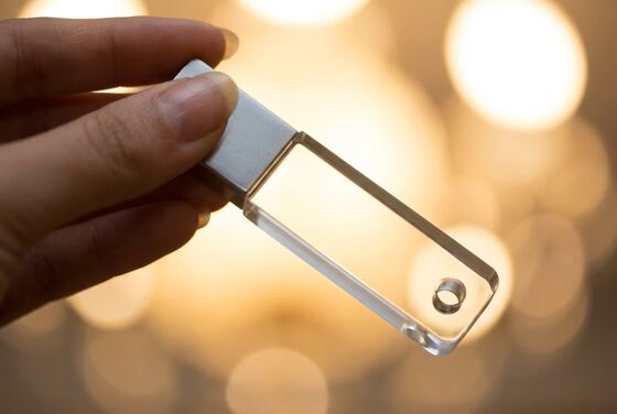 Acrylic USB Stick Offering Up To 5 Gbps Data Transfer Speed Customized Package Ensures Quick Data Access Engraving Logo On Acrylic Part