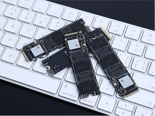 Affordable 256GB SSD Internal Hard Drives with SATA III Interface and Up To 10Gbps Data Transfer Rate